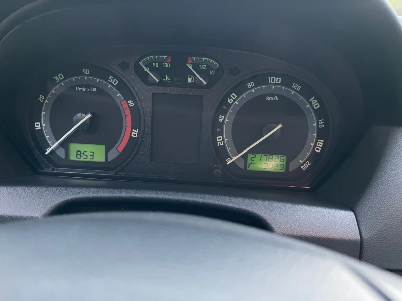 Skoda Fabia 1.2  64к.с, снимка 8 - Автомобили и джипове - 51351544