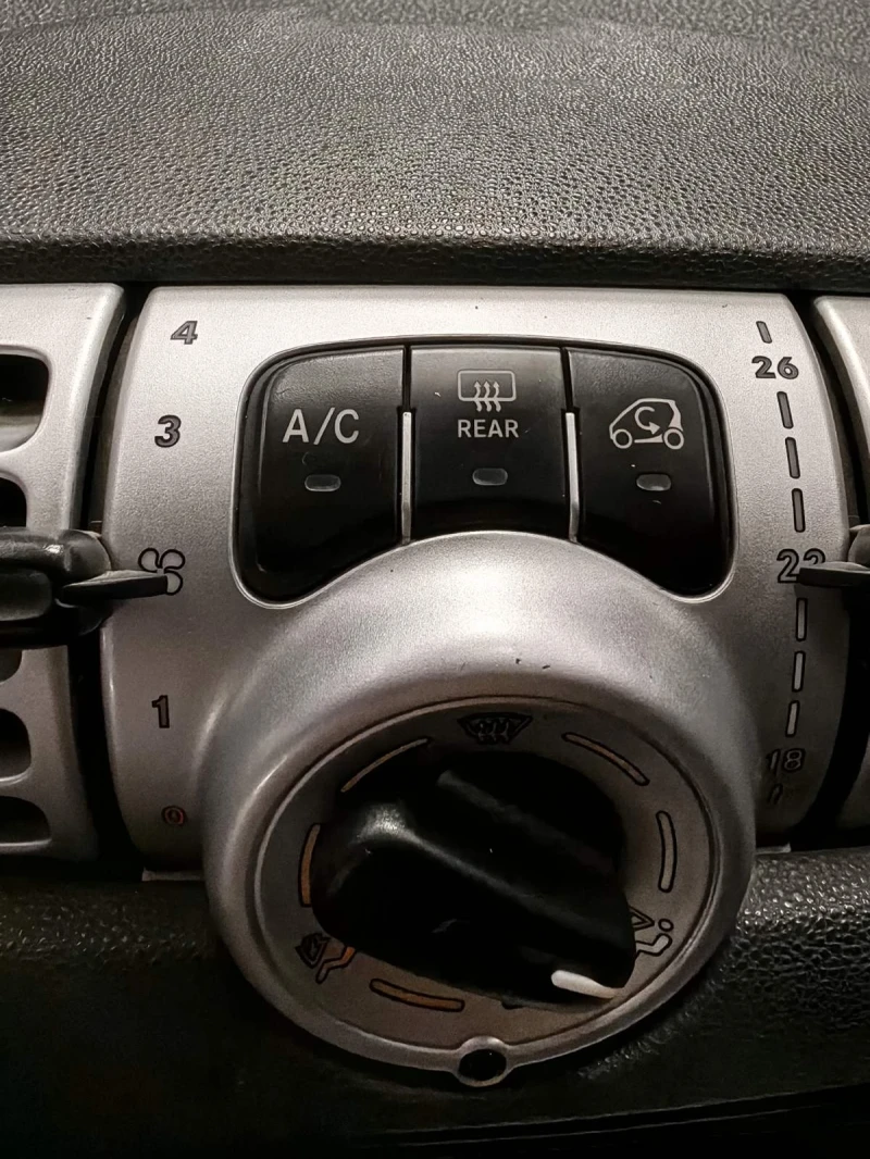 Smart Fortwo, снимка 11 - Автомобили и джипове - 52565282