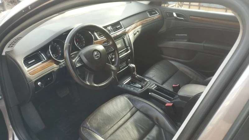 Skoda Superb, снимка 7 - Автомобили и джипове - 52743420