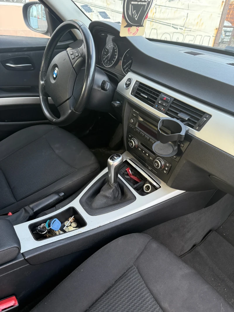 BMW 320 Бензин, снимка 7 - Автомобили и джипове - 52971254