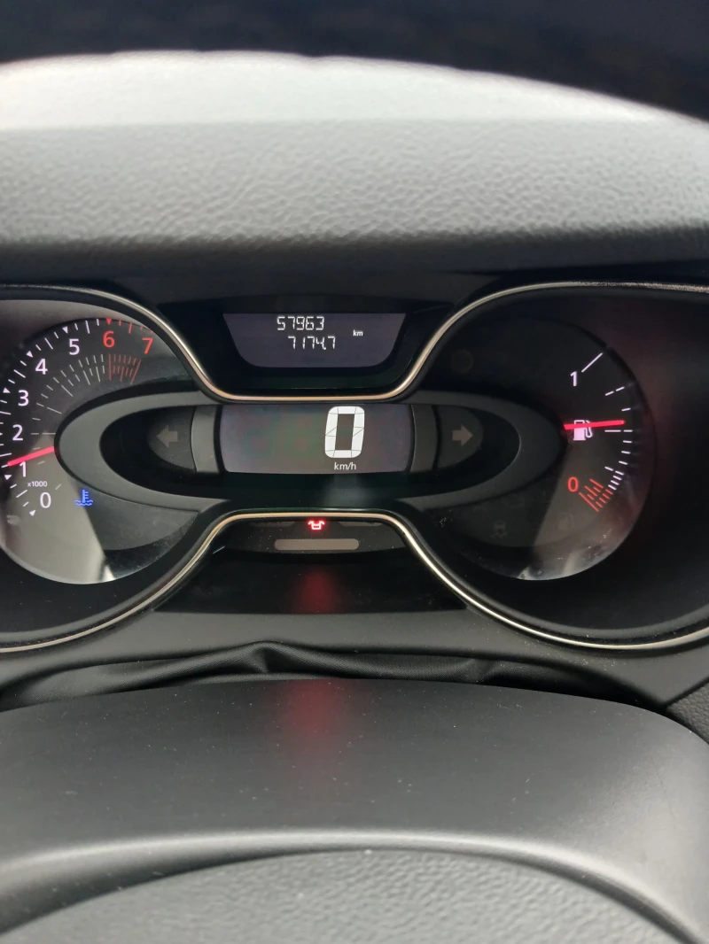 Renault Captur 0.9 tce, снимка 13 - Автомобили и джипове - 53297252