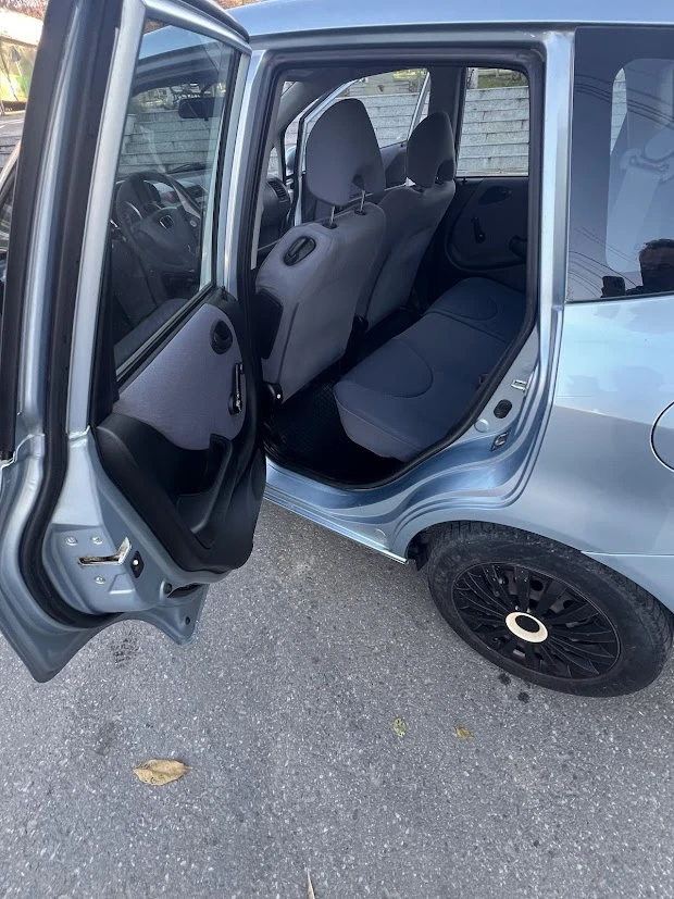 Honda Jazz 1.4I, снимка 10 - Автомобили и джипове - 52793949