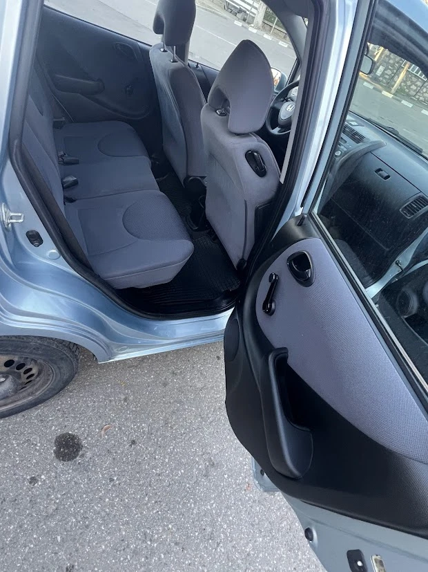 Honda Jazz 1.4I, снимка 8 - Автомобили и джипове - 52793949