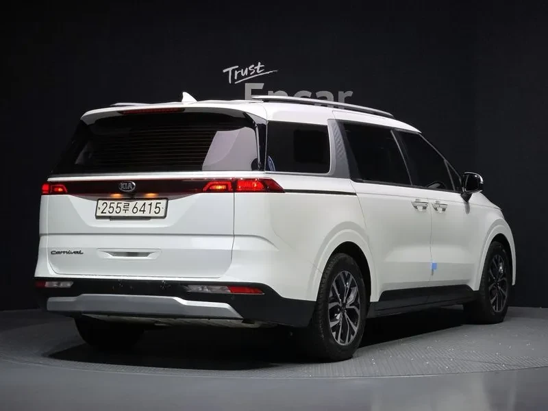 Kia Carnival 9-SEATER PRESTIGE, снимка 2 - Автомобили и джипове - 55100148