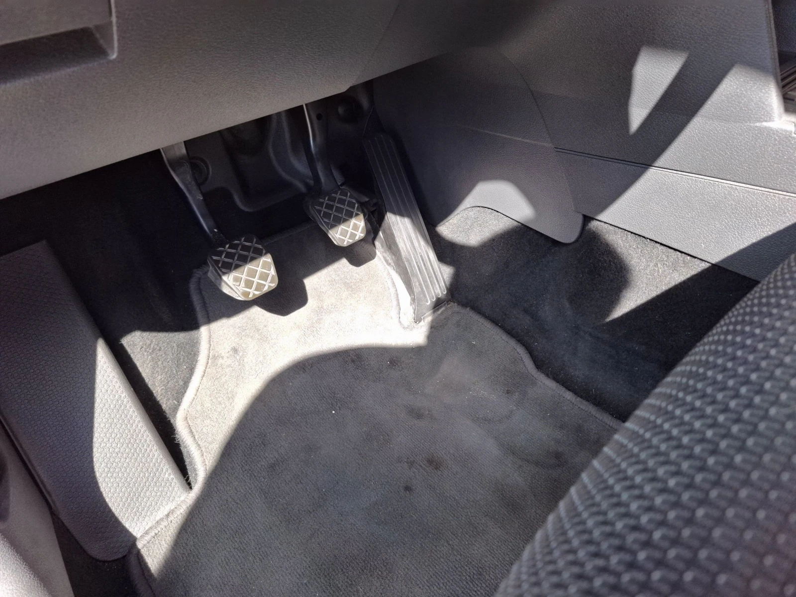 VW Touran 2.0 TDI 140 k.� Comon-rail Comfort - line  | Mobile.bg � ����������� 15