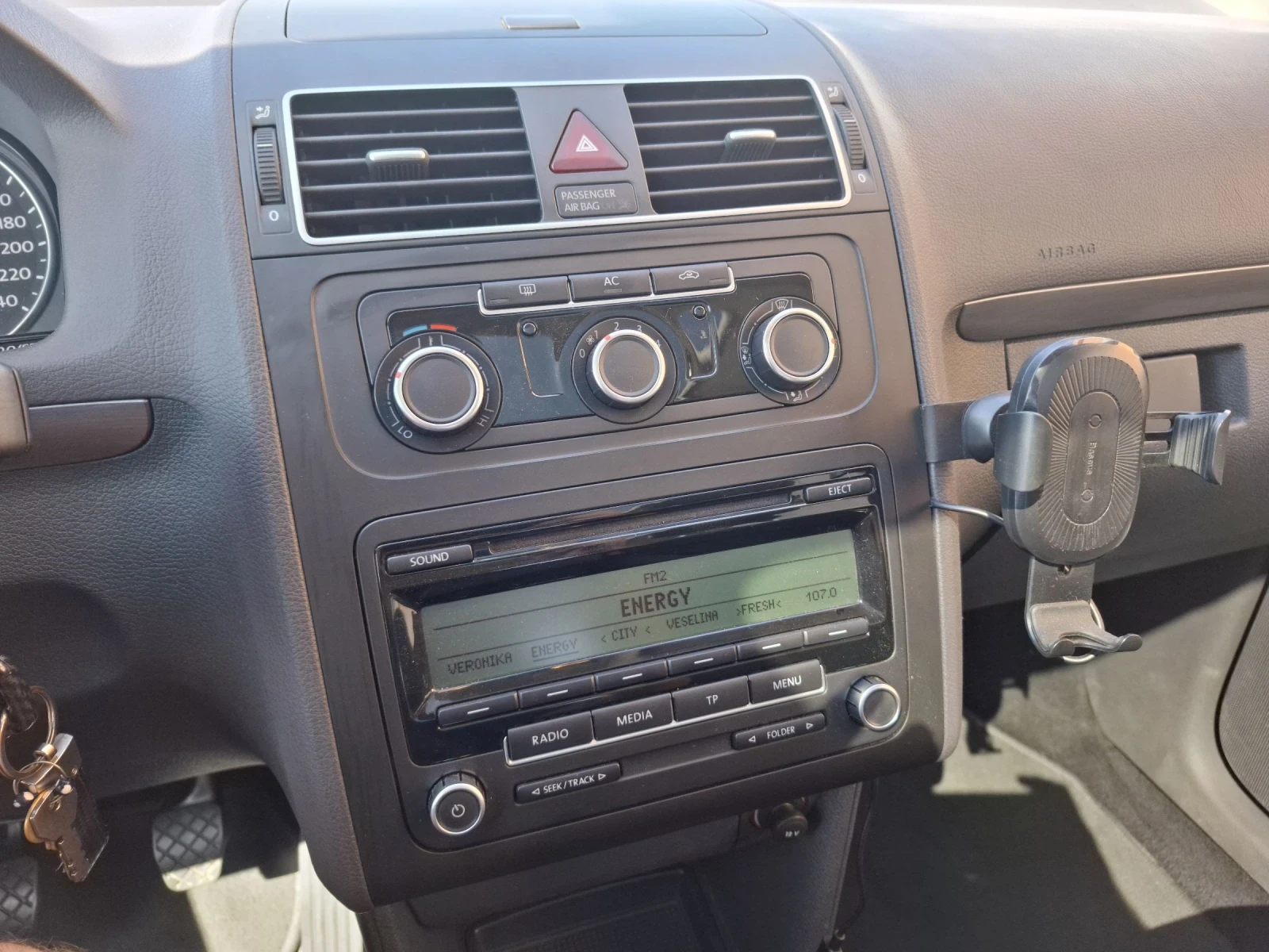 VW Touran 2.0 TDI 140 k.с Comon-rail Comfort - line  - изображение 9