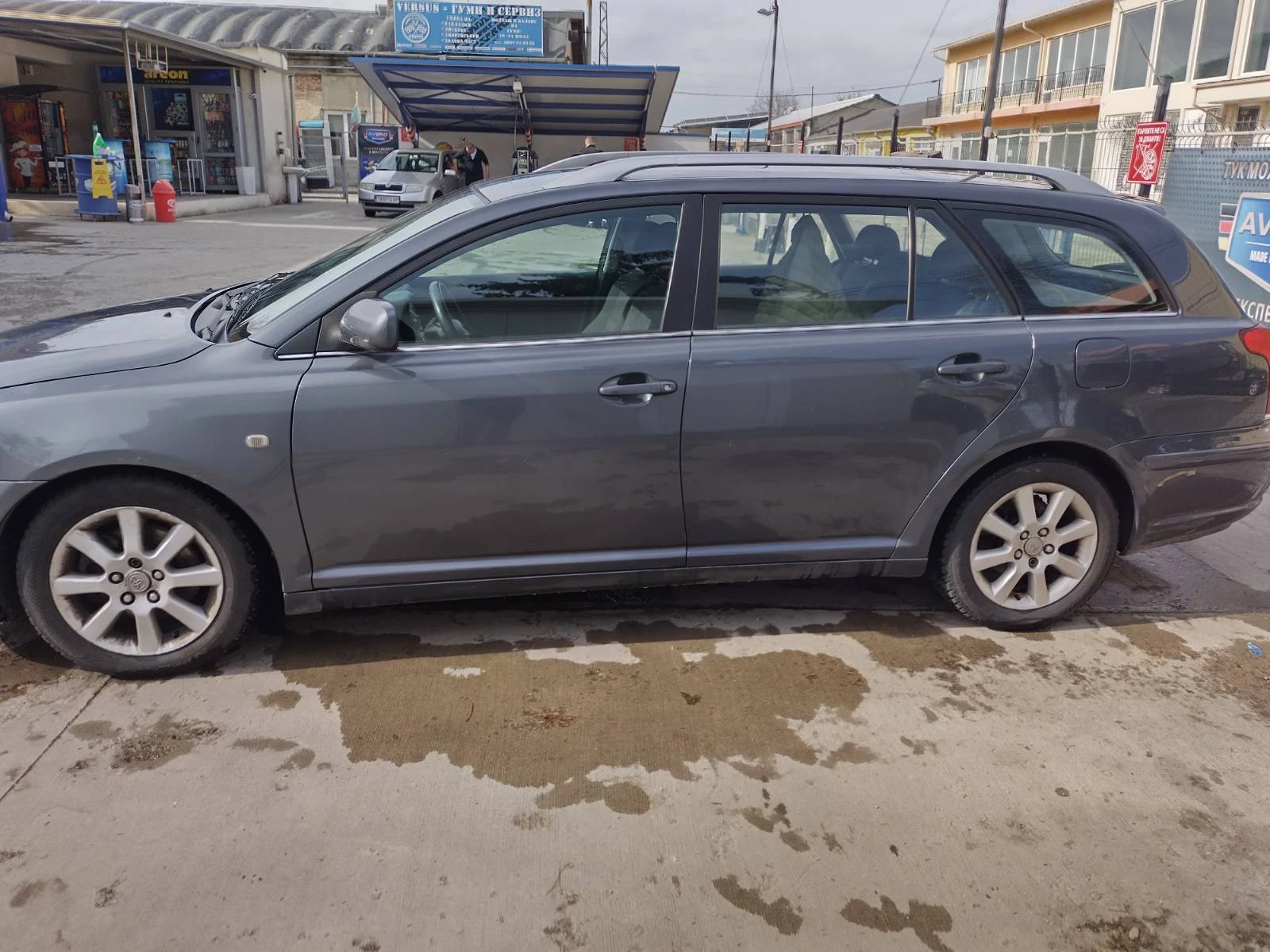 Toyota Avensis 2.2 D4D - изображение 3
