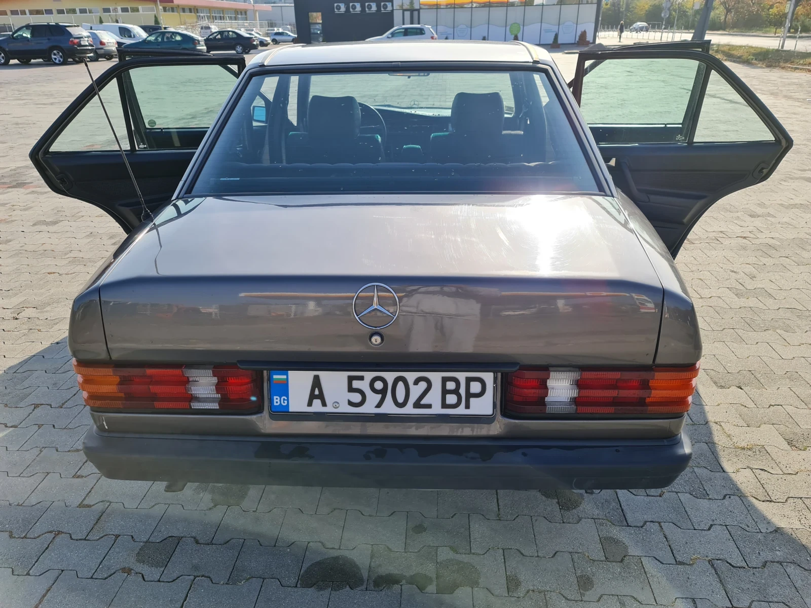 Mercedes-Benz 190 2.0D 72кс. - изображение 6