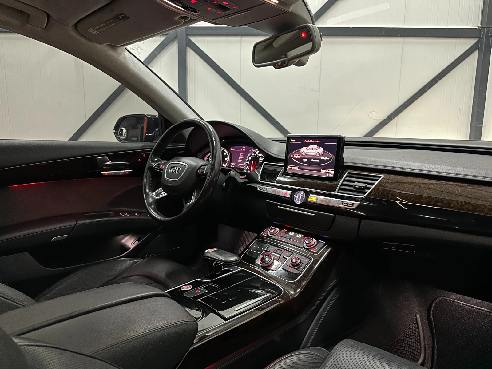 Audi A8 4.2FSI* LONG* МАСАЖ* DISTR* NIGHT* AMB* ОБДУХ* BOS - изображение 9