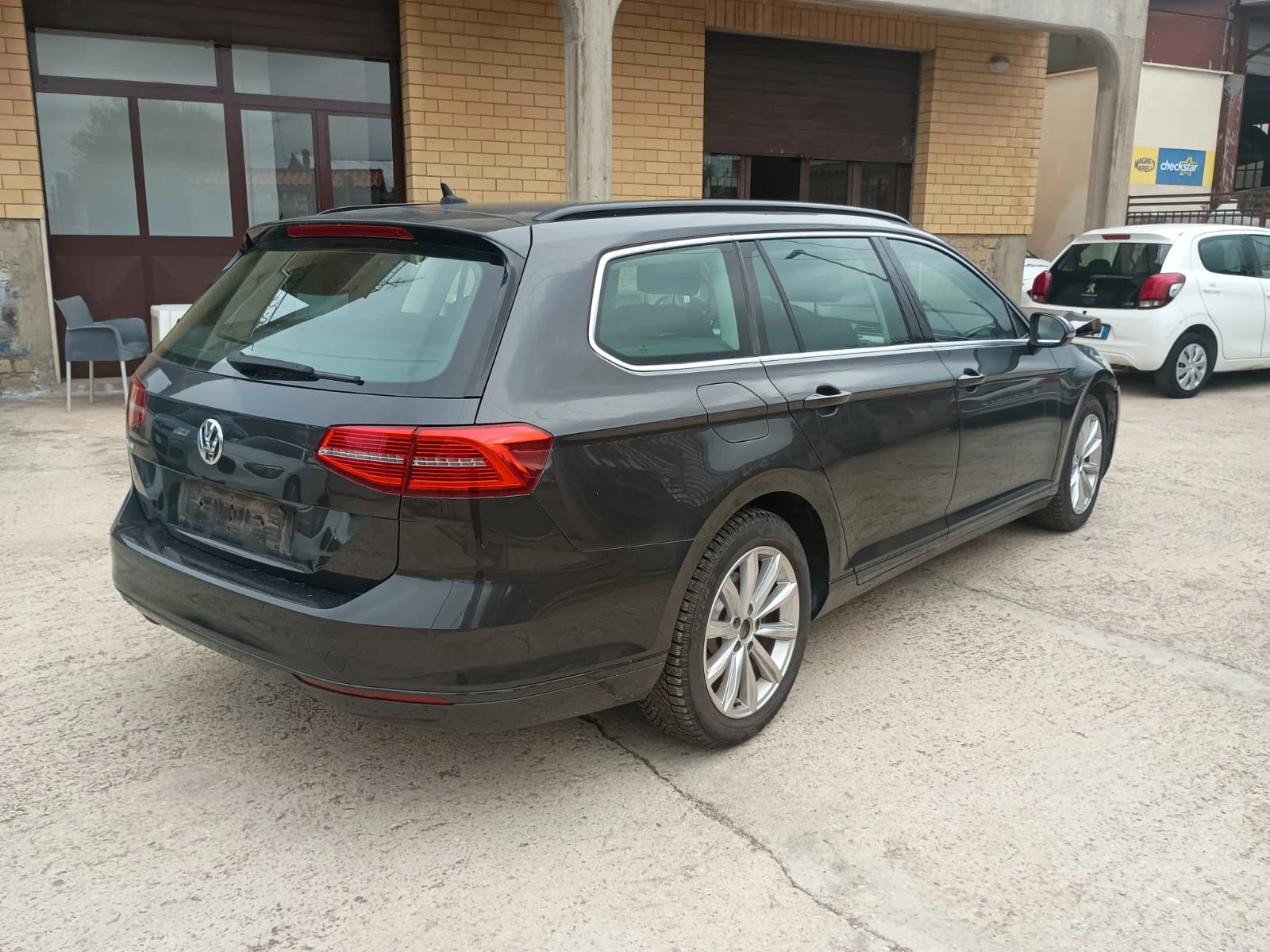 VW Passat 2.0TDI DSG FACELIFT - изображение 6