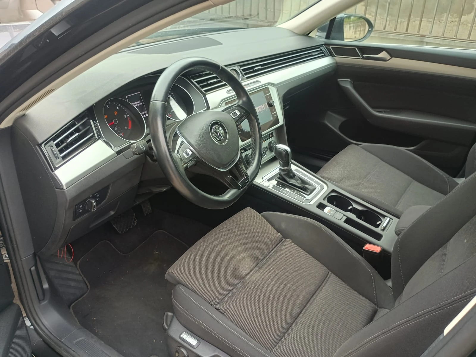 VW Passat 2.0TDI DSG FACELIFT - изображение 8