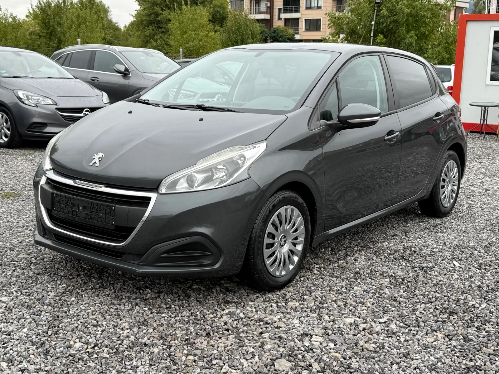Peugeot 208 1.6HDI 100кс, EU6 Нови зимни гуми/Сменен ангренаж | Mobile.bg — изображение 1