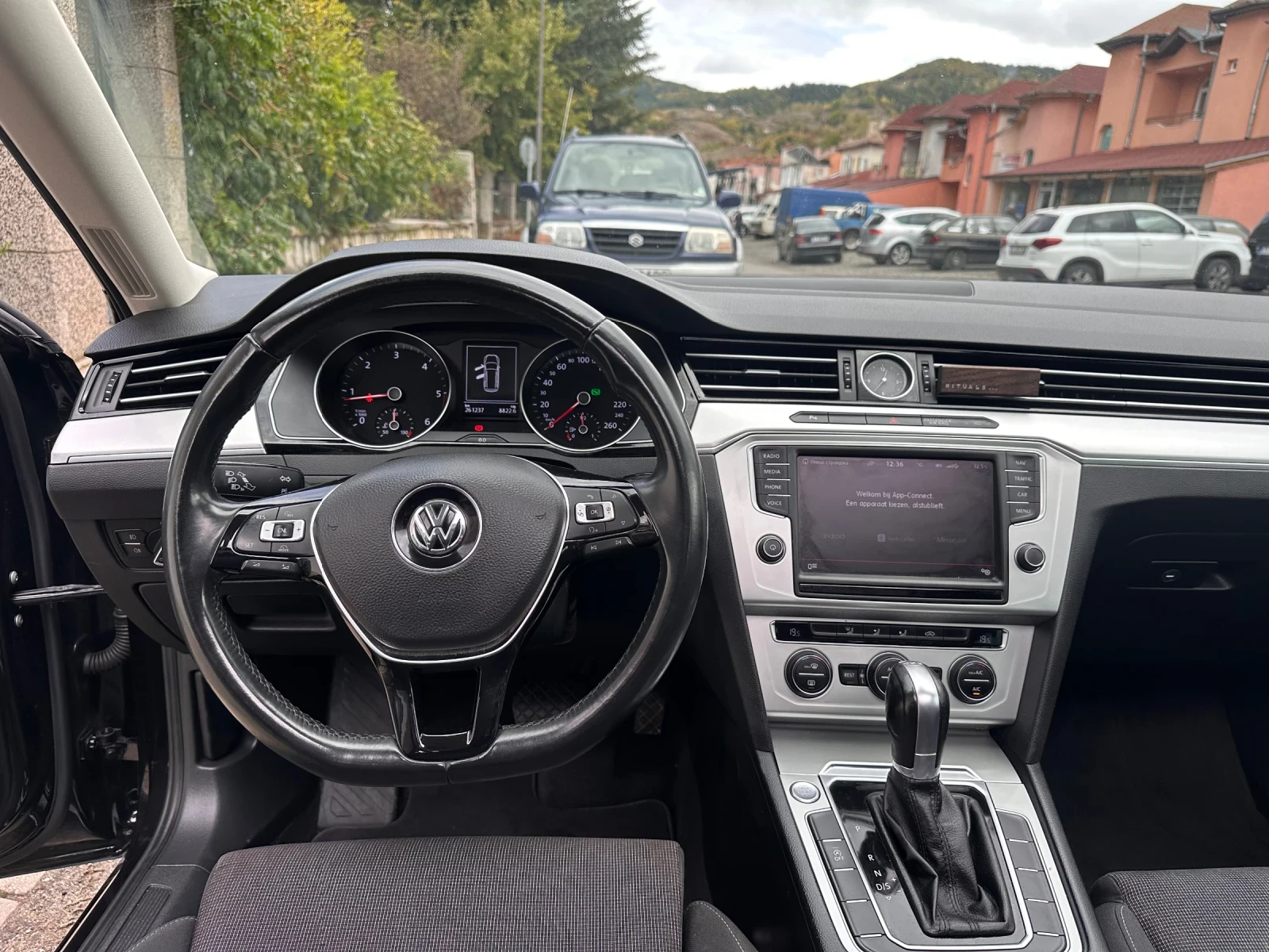VW Passat 1.6 TDI Business Edition Panorama Camera - изображение 10