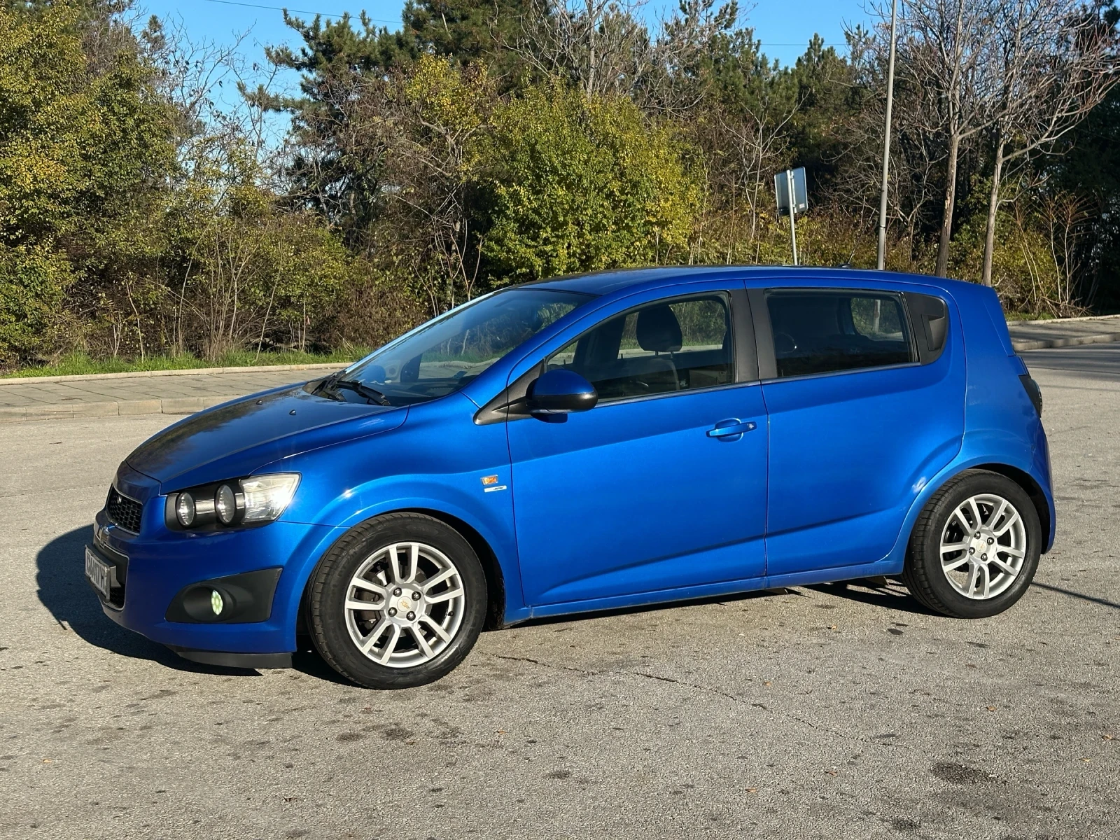 Chevrolet Aveo Хечбек - изображение 3