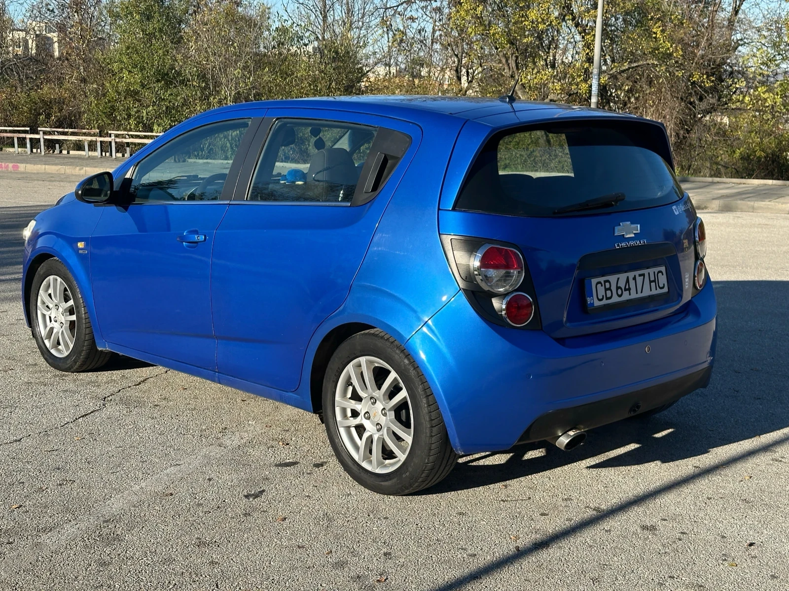 Chevrolet Aveo Хечбек - изображение 5