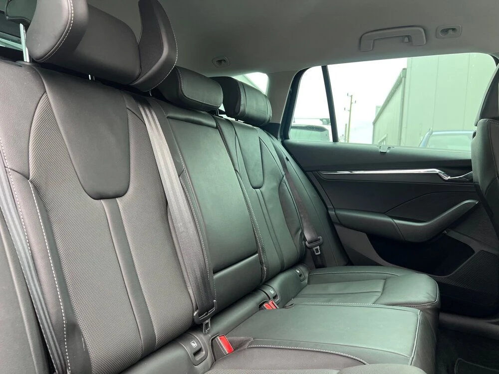 Skoda Octavia 2.0TDI/150к.с First Edition, снимка 16 - Автомобили и джипове - 53710652