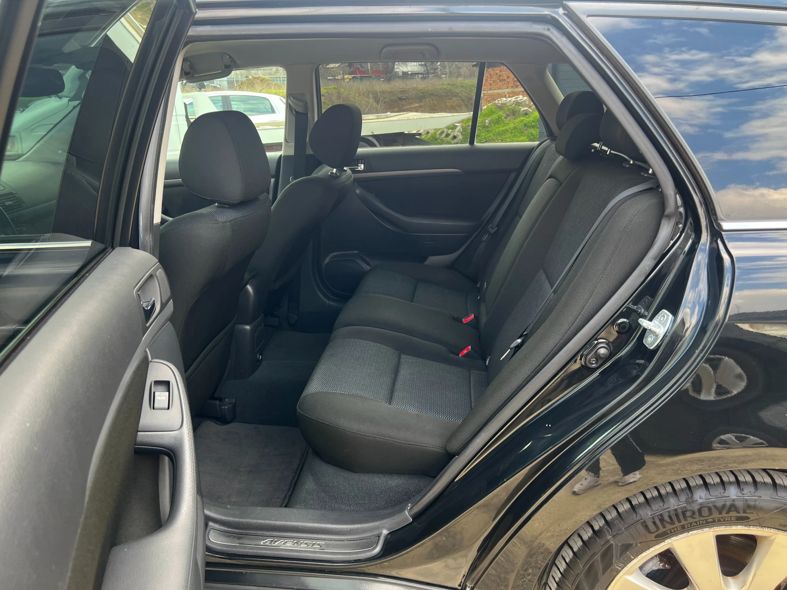 Toyota Avensis 2.0-ДИЗЕЛ-126кс, снимка 13 - Автомобили и джипове - 53947745