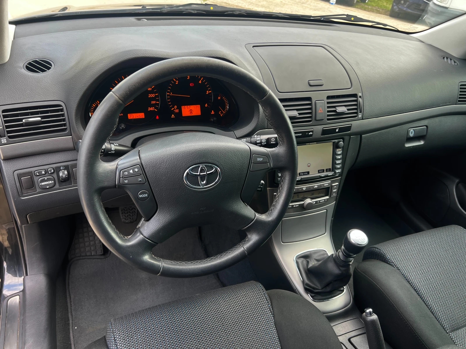 Toyota Avensis 2.0-ДИЗЕЛ-126кс, снимка 10 - Автомобили и джипове - 53947745