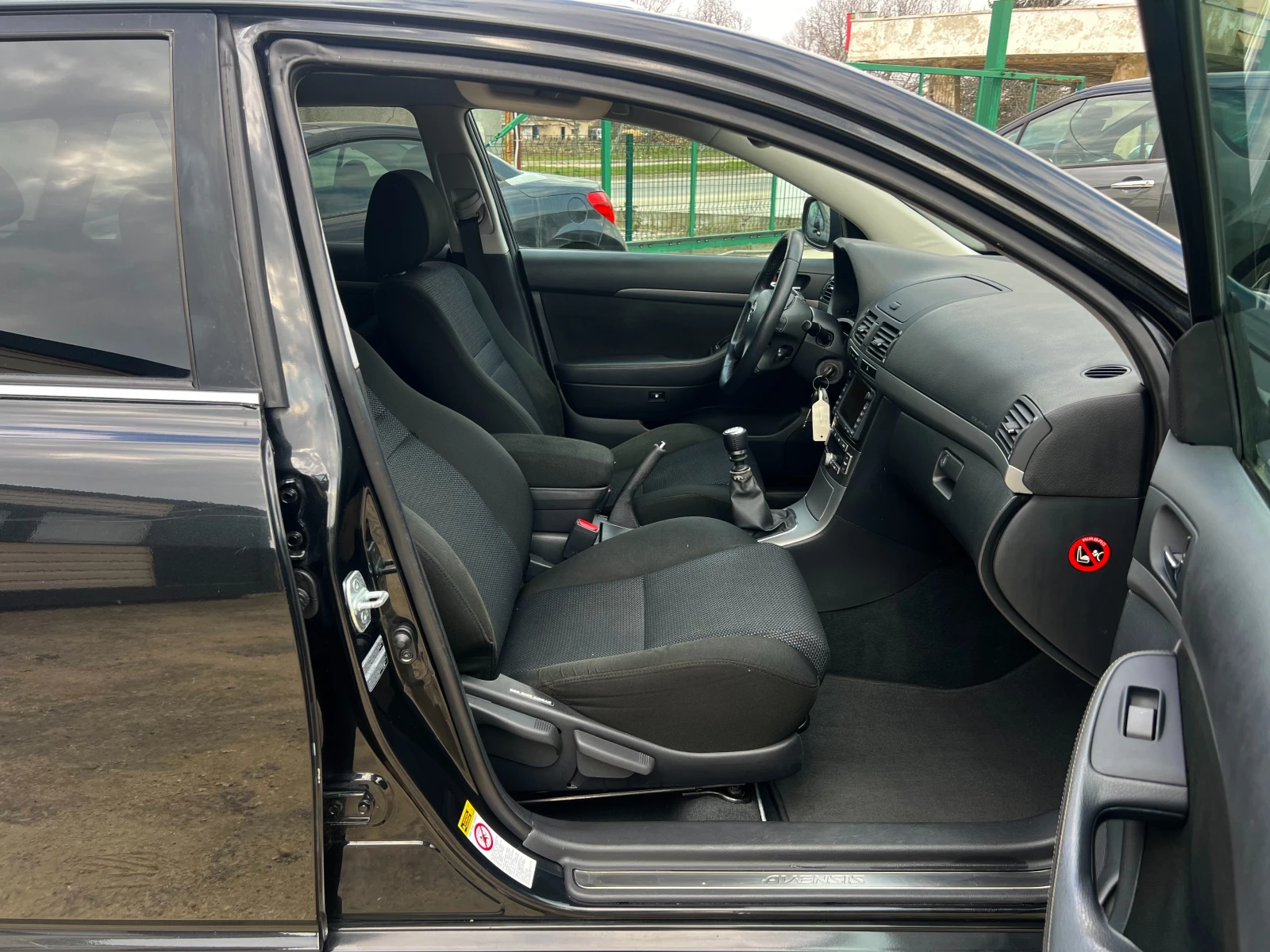 Toyota Avensis 2.0-ДИЗЕЛ-126кс, снимка 12 - Автомобили и джипове - 53947745