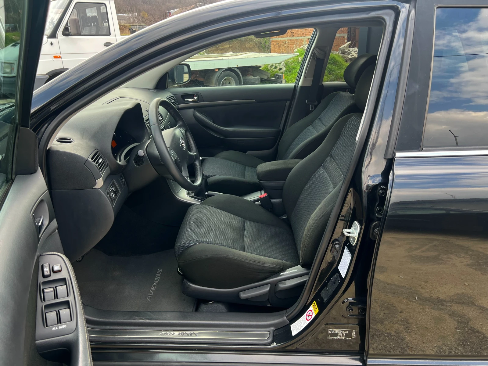 Toyota Avensis 2.0-ДИЗЕЛ-126кс, снимка 9 - Автомобили и джипове - 53947745