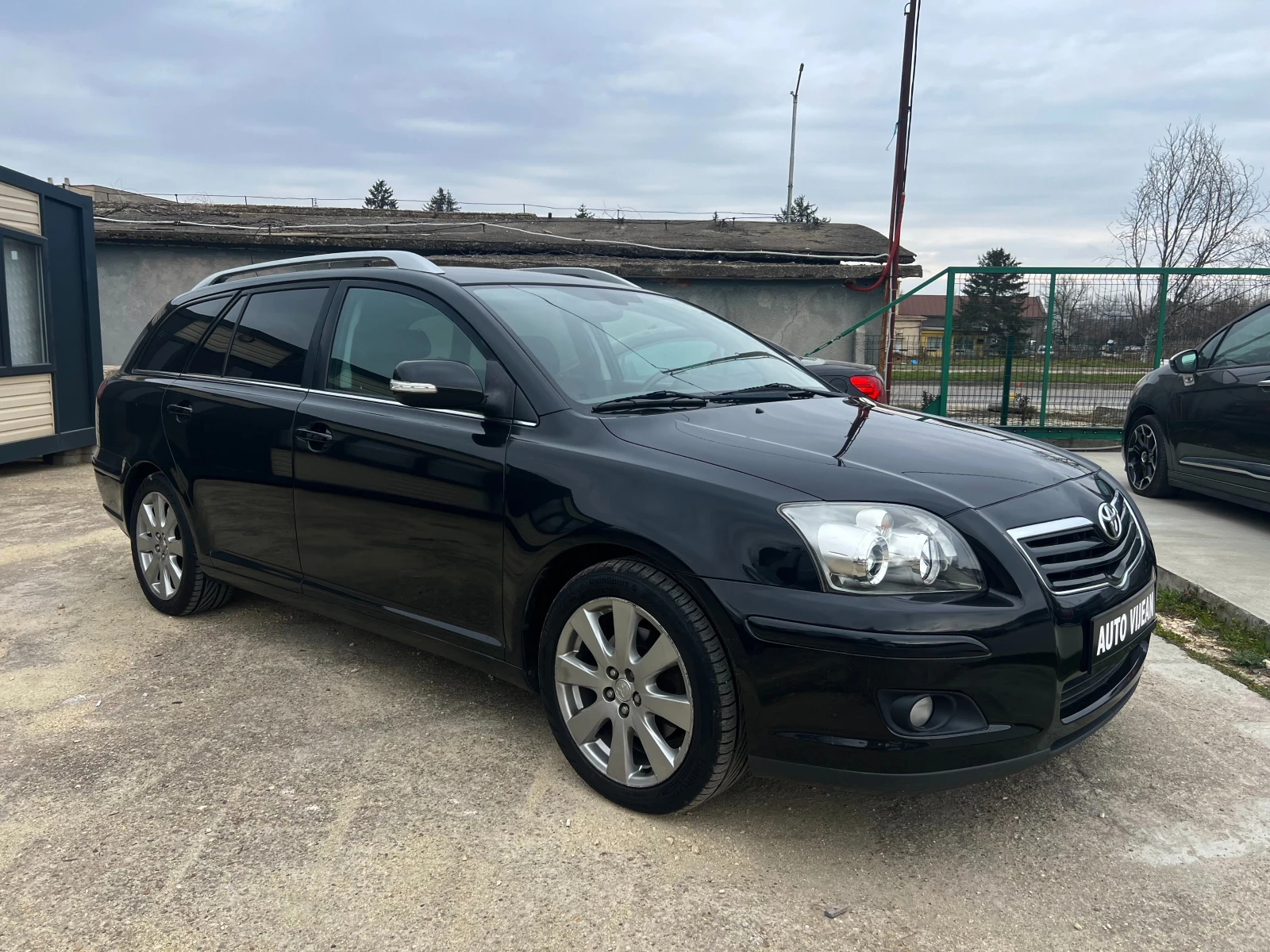 Toyota Avensis 2.0-ДИЗЕЛ-126кс, снимка 3 - Автомобили и джипове - 53947745