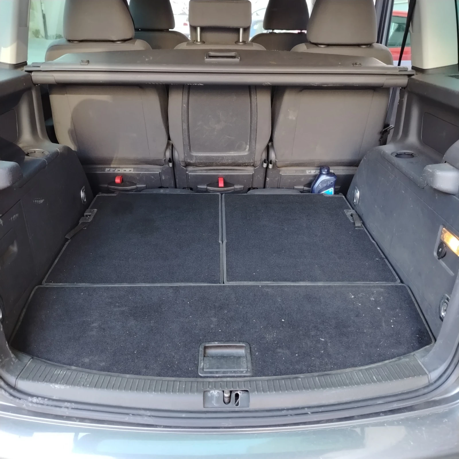 VW Touran 1.9 TDI, снимка 14 - Автомобили и джипове - 54252380