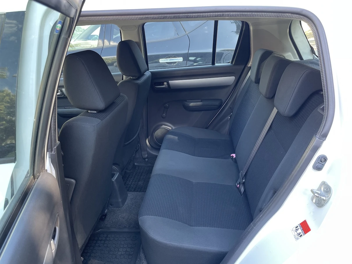 Suzuki Swift Автоматик, снимка 11 - Автомобили и джипове - 54320199