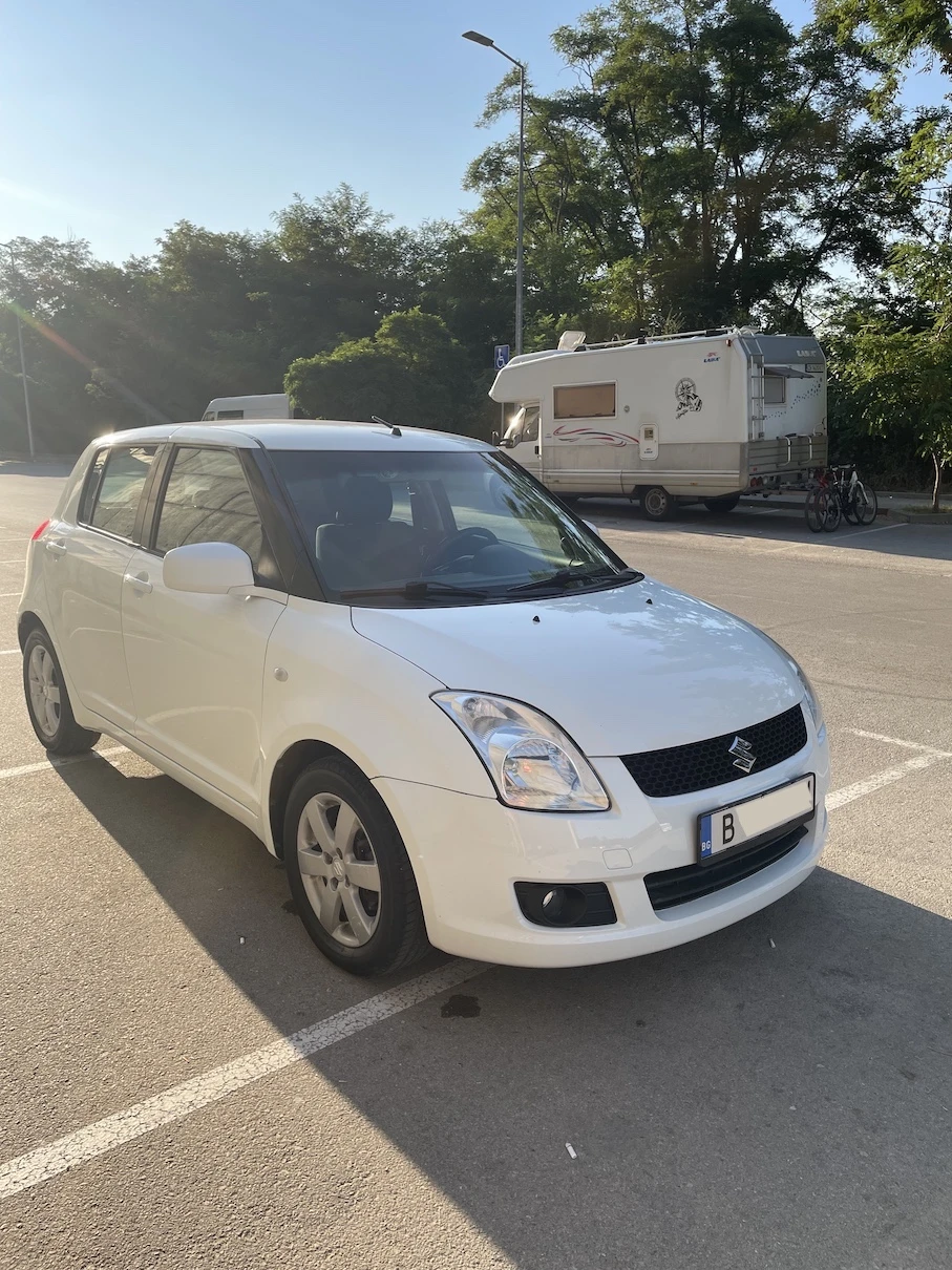 Suzuki Swift Автоматик, снимка 2 - Автомобили и джипове - 54320199