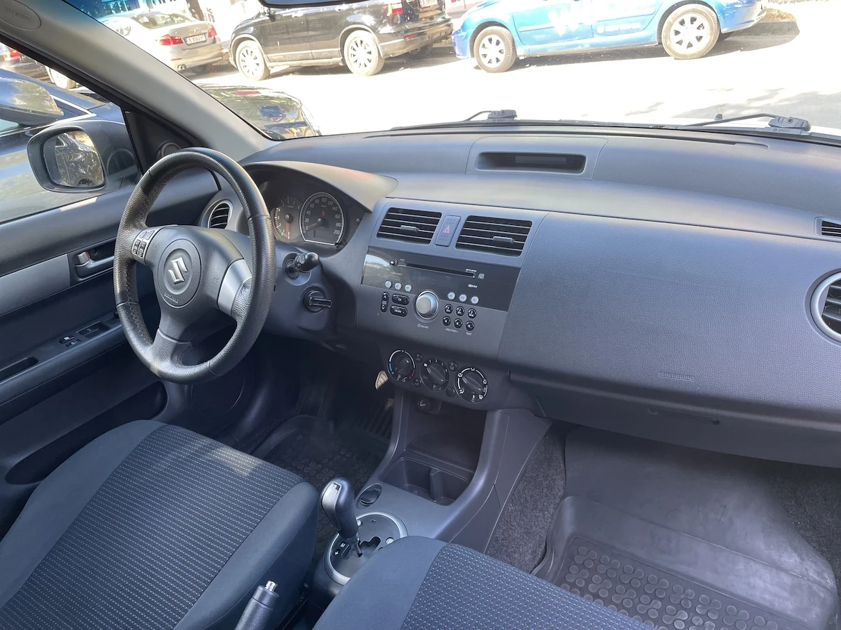 Suzuki Swift Автоматик, снимка 8 - Автомобили и джипове - 54320199