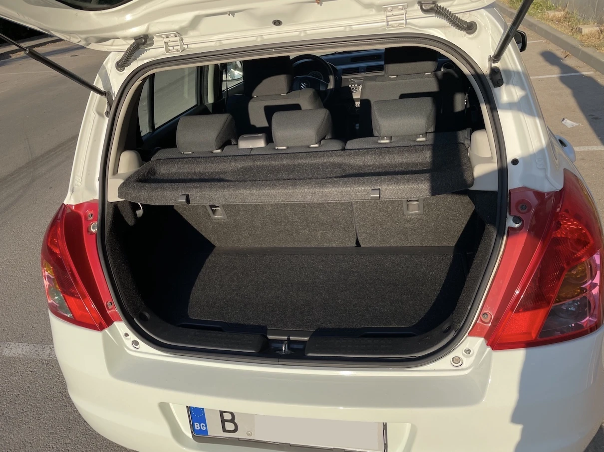 Suzuki Swift Автоматик, снимка 5 - Автомобили и джипове - 54320199