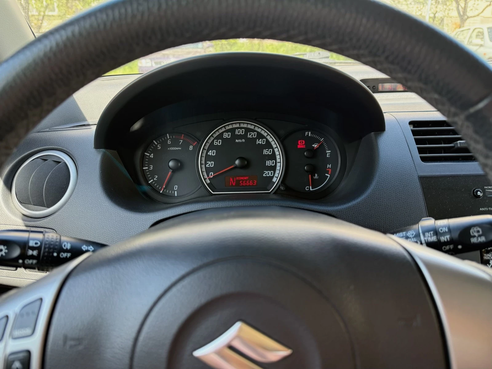 Suzuki Swift Автоматик, снимка 6 - Автомобили и джипове - 54320199