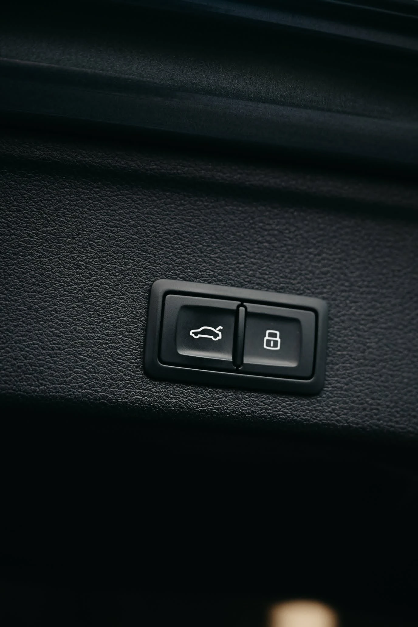 Audi A4 3.0 TDI 8ZF Matrix LED/HUD - Full S-Line, снимка 15 - Автомобили и джипове - 54631707