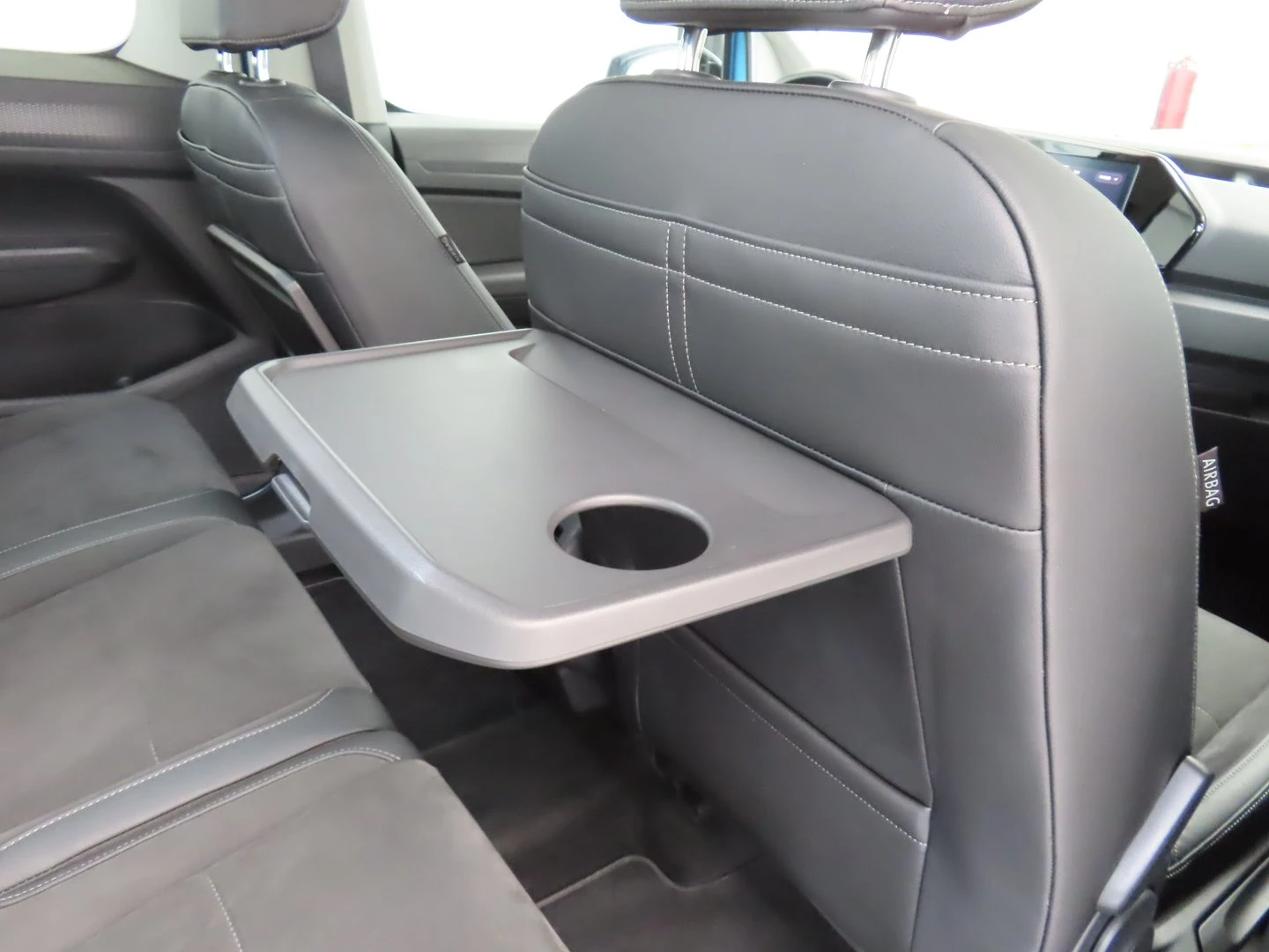 VW Caddy, снимка 9 - Автомобили и джипове - 56422637