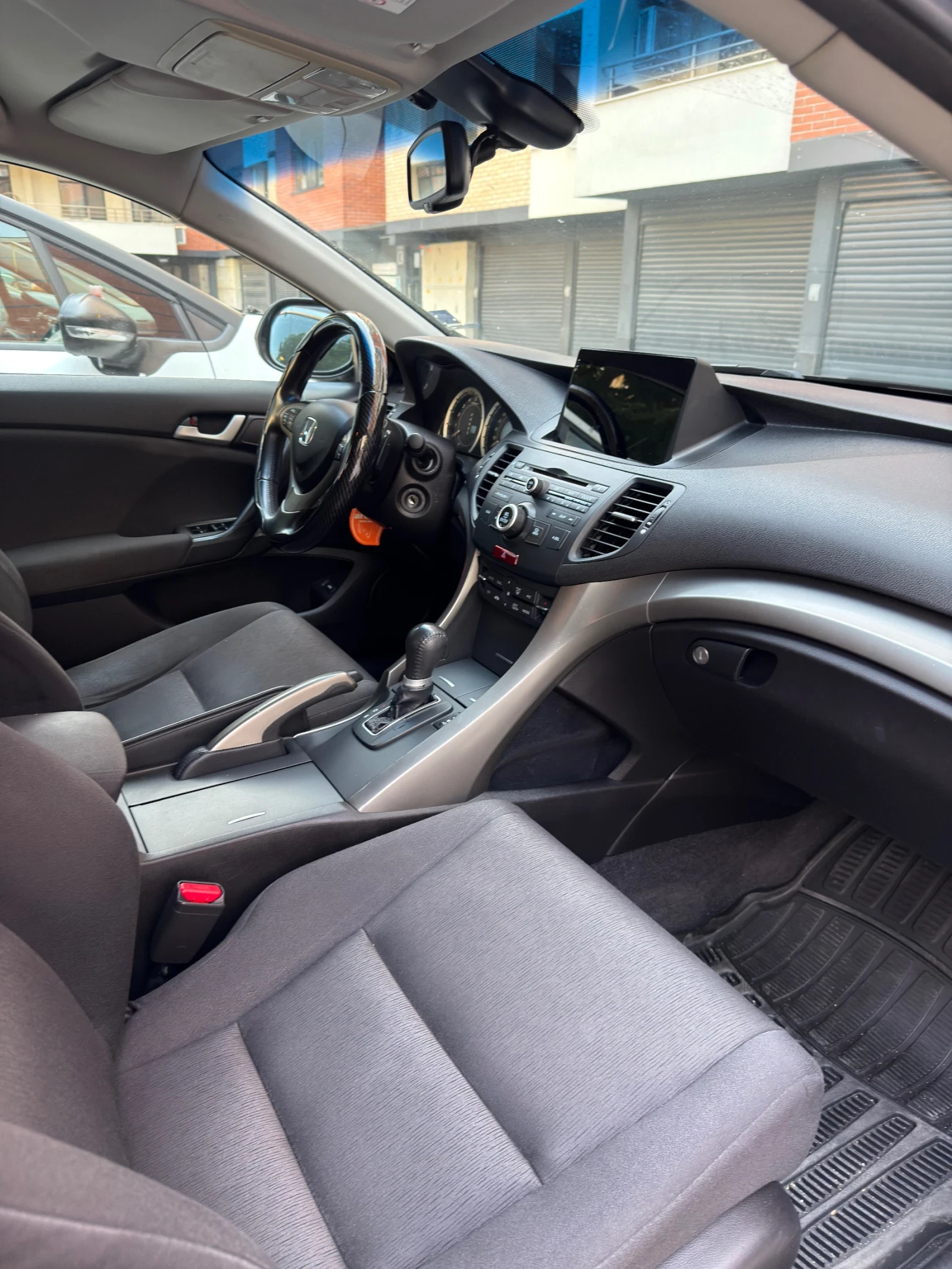 Honda Accord 2.0 i-VTEC , снимка 13 - Автомобили и джипове - 55333338