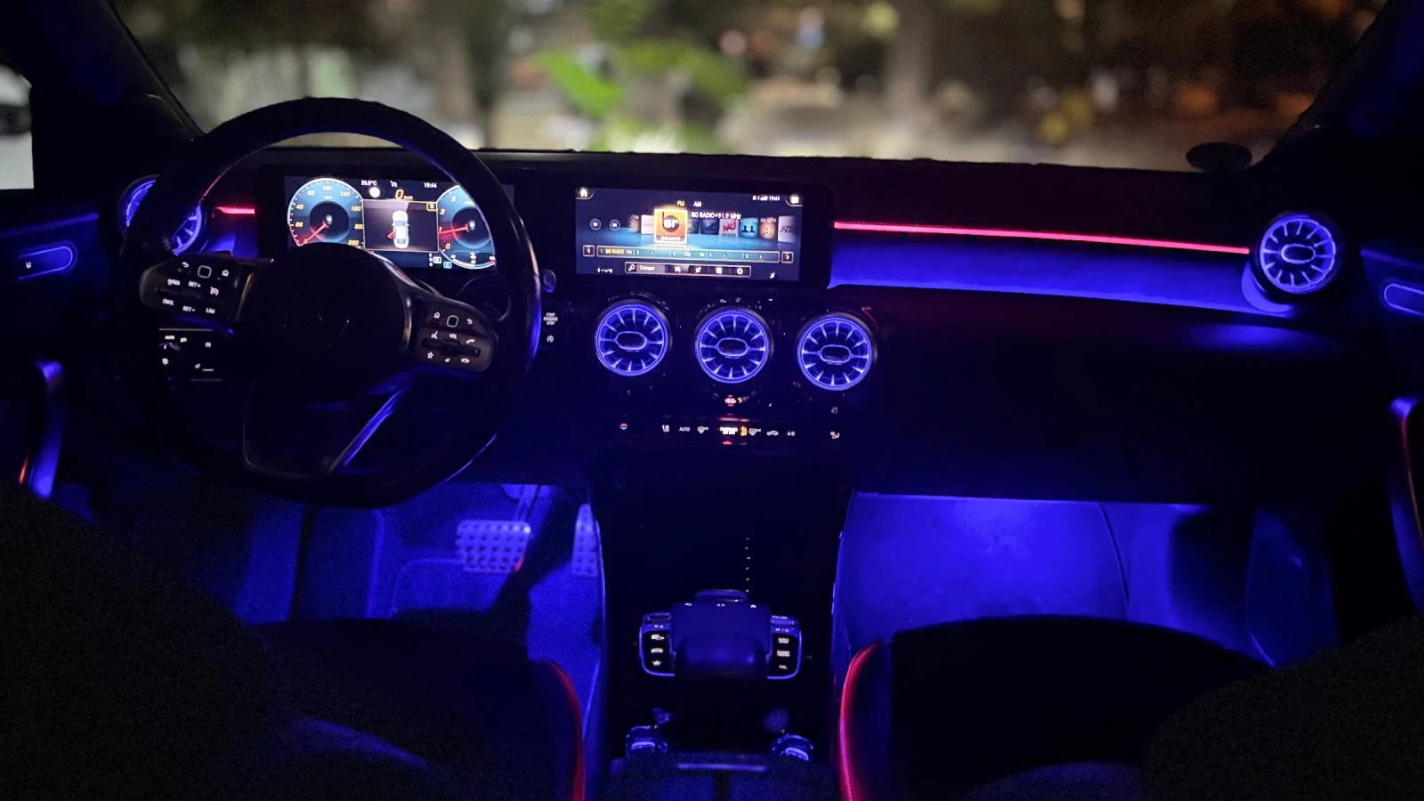 Mercedes-Benz CLA 180 AMG , снимка 15 - Автомобили и джипове - 56630517