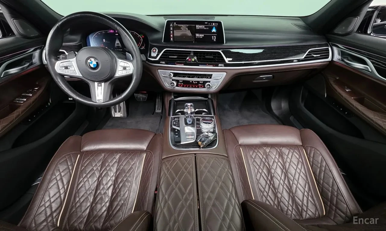 BMW 740 Li xDrive M Sport Package * АВТОКРЕДИТ * * , снимка 7 - Автомобили и джипове - 56073256