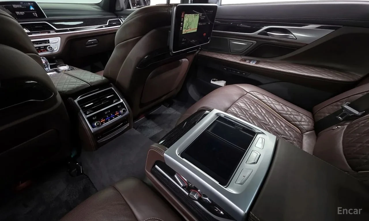 BMW 740 Li xDrive M Sport Package * АВТОКРЕДИТ * * , снимка 15 - Автомобили и джипове - 56073256