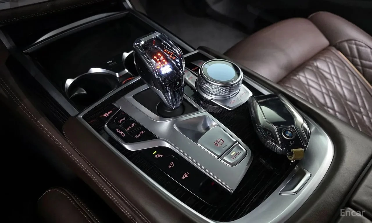 BMW 740 Li xDrive M Sport Package * АВТОКРЕДИТ * * , снимка 9 - Автомобили и джипове - 56073256