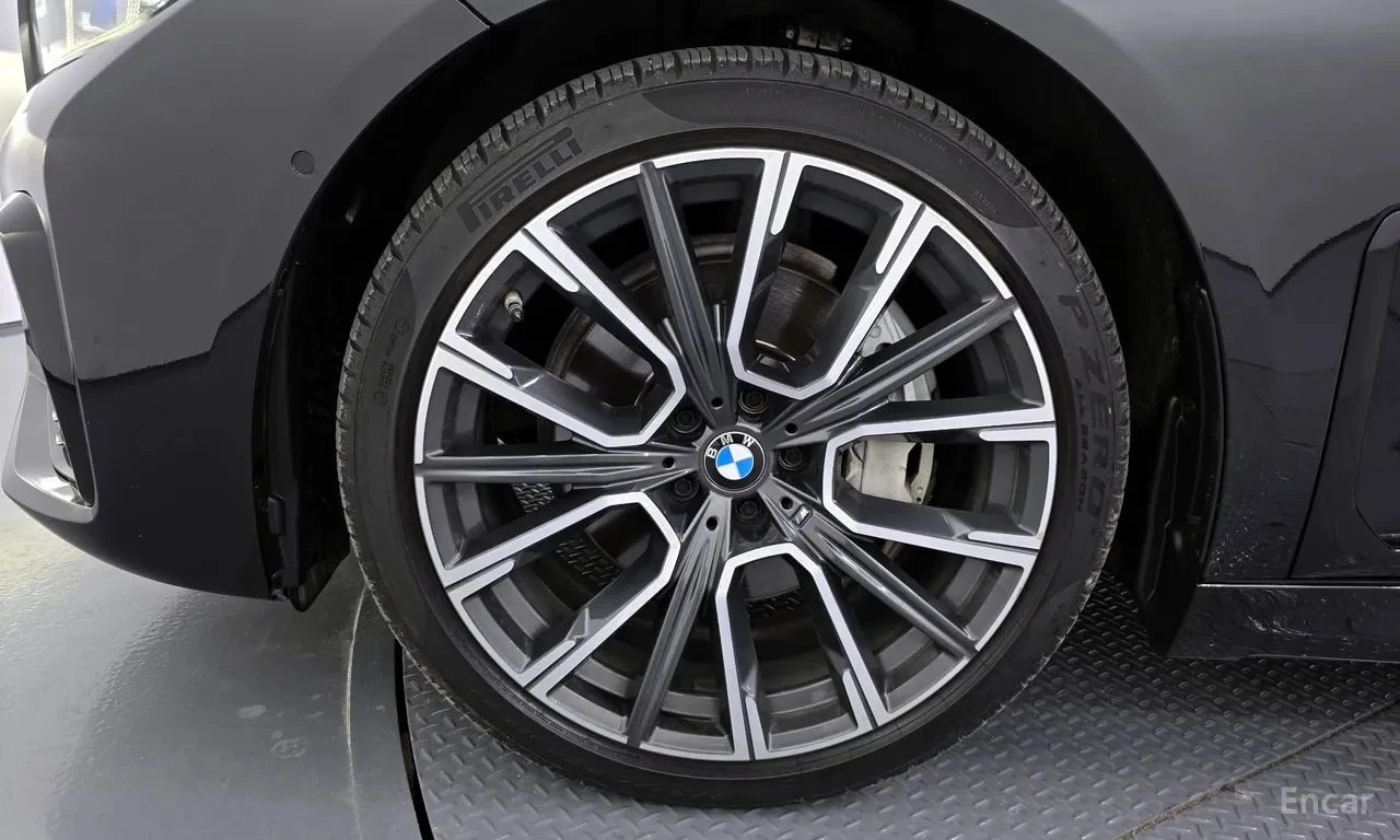 BMW 740 Li xDrive M Sport Package * АВТОКРЕДИТ * * , снимка 5 - Автомобили и джипове - 56073256