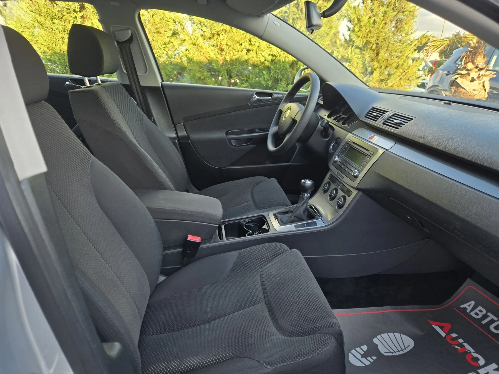 VW Passat 2.0i-150кс= 6СК= АВТОПИЛОТ= КЛИМАТРОНИК, снимка 14 - Автомобили и джипове - 56247493