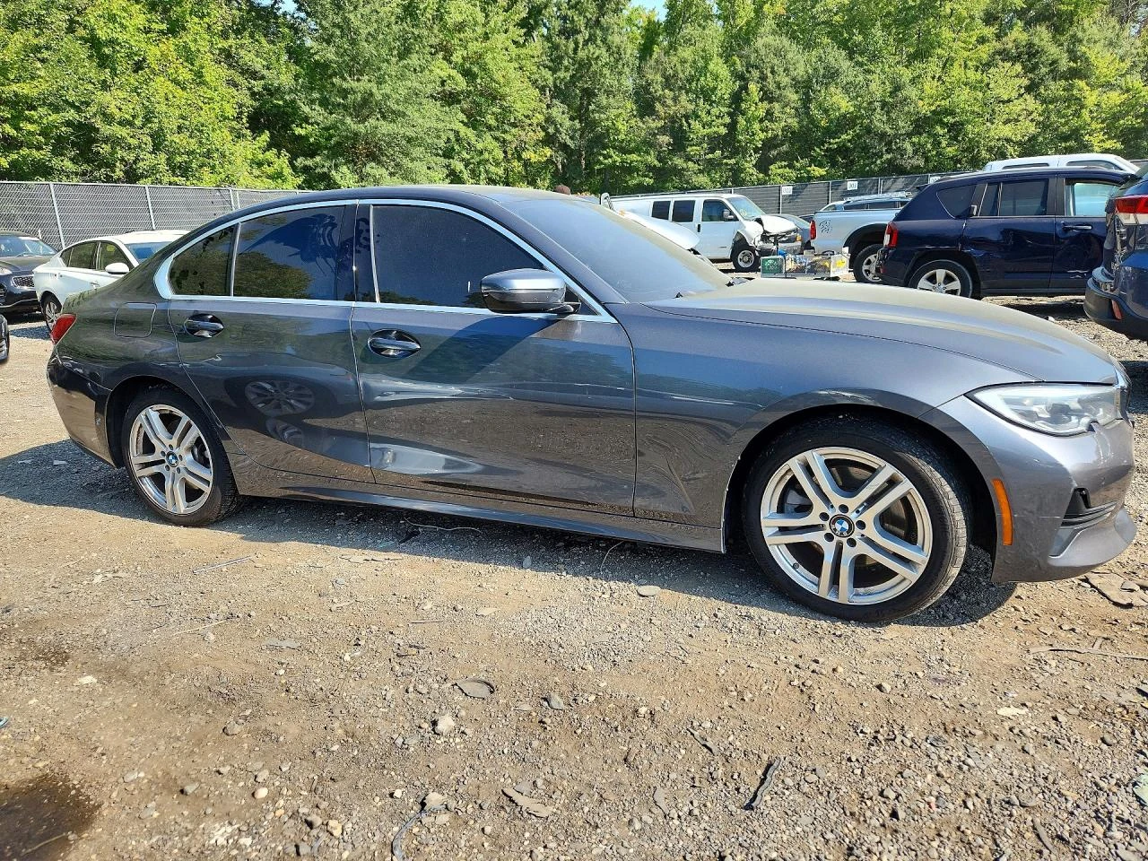 BMW 330 2.0l Xi, снимка 4 - Автомобили и джипове - 56341179