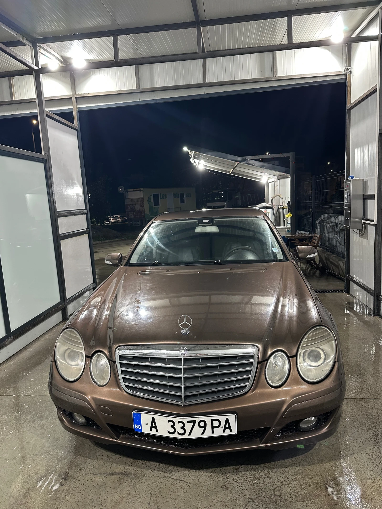 Mercedes-Benz E 200, снимка 3 - Автомобили и джипове - 56726969
