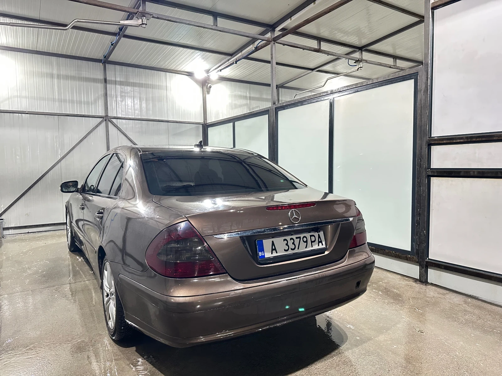 Mercedes-Benz E 200, снимка 5 - Автомобили и джипове - 56726969