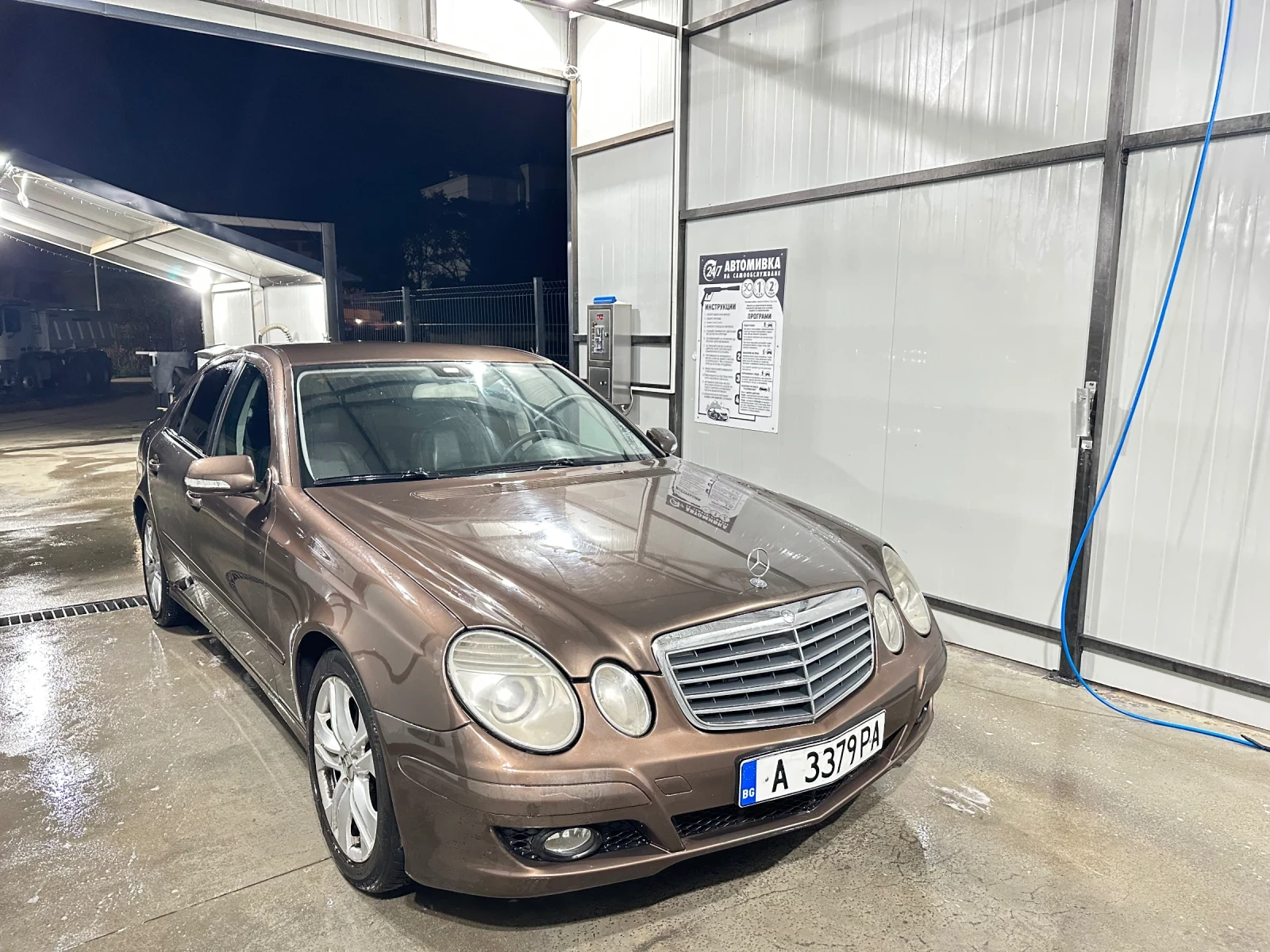 Mercedes-Benz E 200, снимка 2 - Автомобили и джипове - 56726969