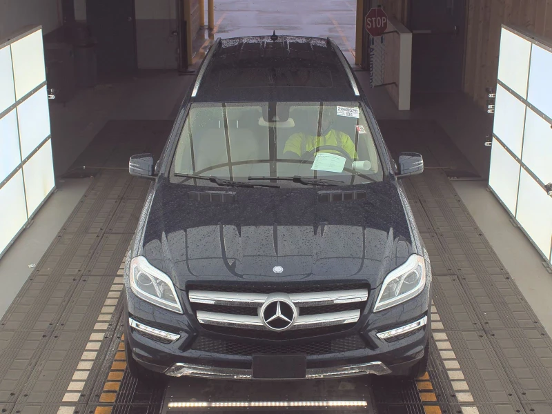 Mercedes-Benz GL 450 4MATIC* AMG* LANE ASSIST* HARMAN* М.ТОЧКА* , снимка 2 - Автомобили и джипове - 47933077