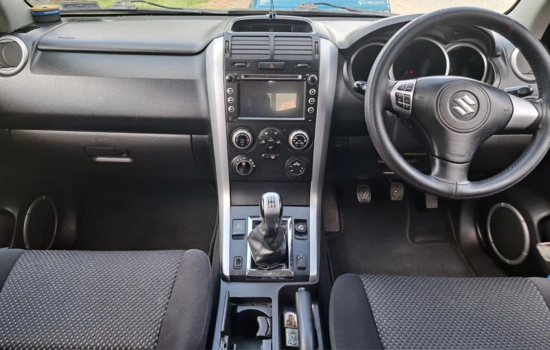 Suzuki Grand vitara, снимка 13 - Автомобили и джипове - 48237125