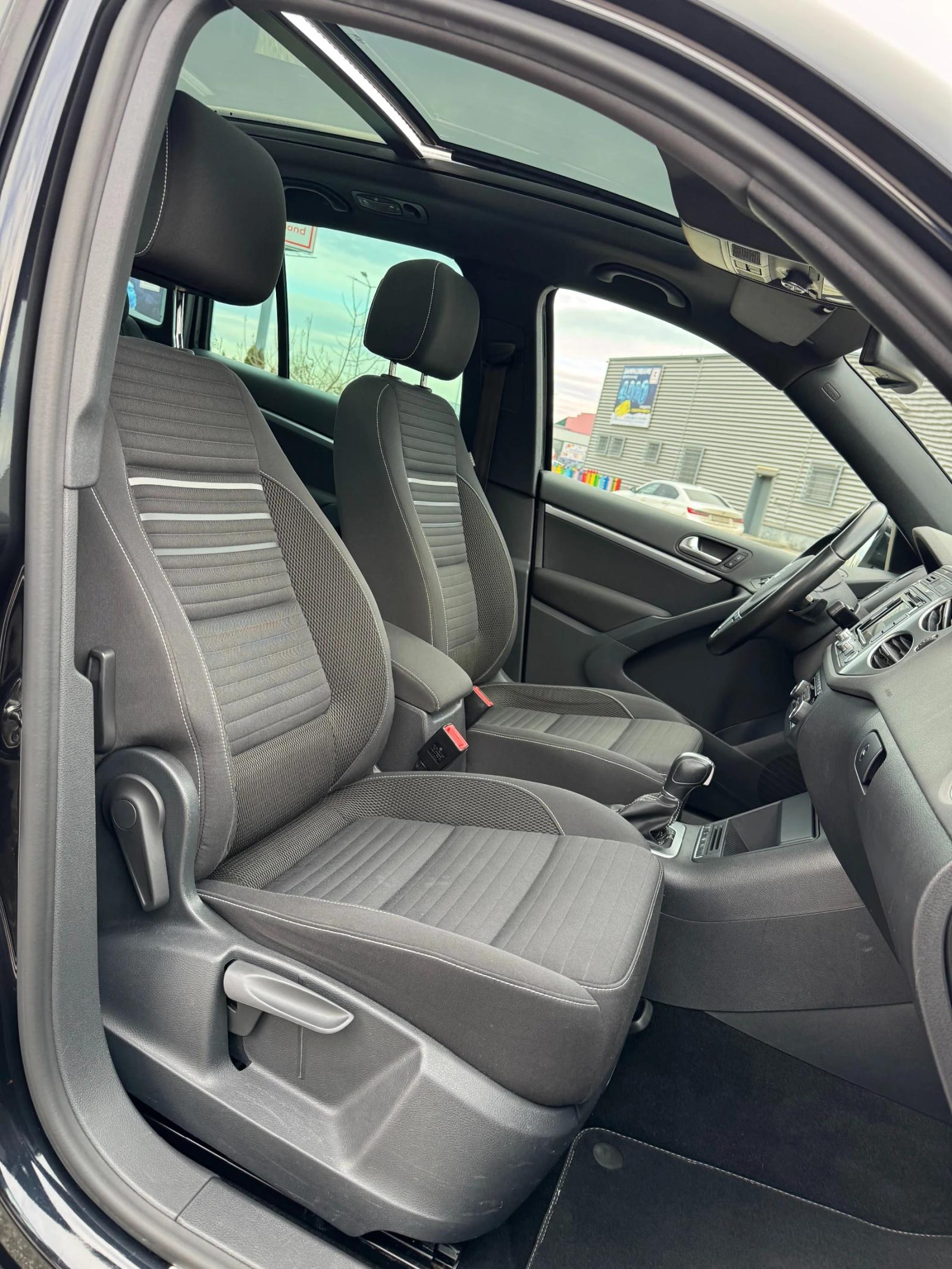 VW Tiguan 2.0TDI::R-LINE::4MOTION::PANO - изображение 9