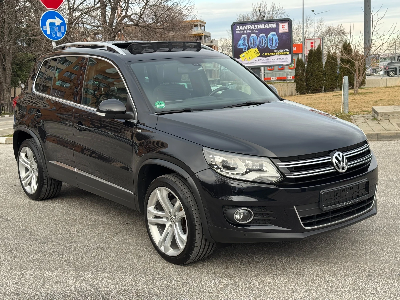 VW Tiguan 2.0TDI::R-LINE::4MOTION::PANO - изображение 2