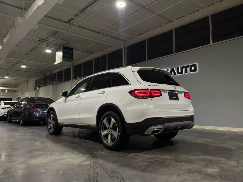 Mercedes-Benz GLC 300 4Matic / PANO / ПОДГРЕВИ, снимка 6 - Автомобили и джипове - 53804446