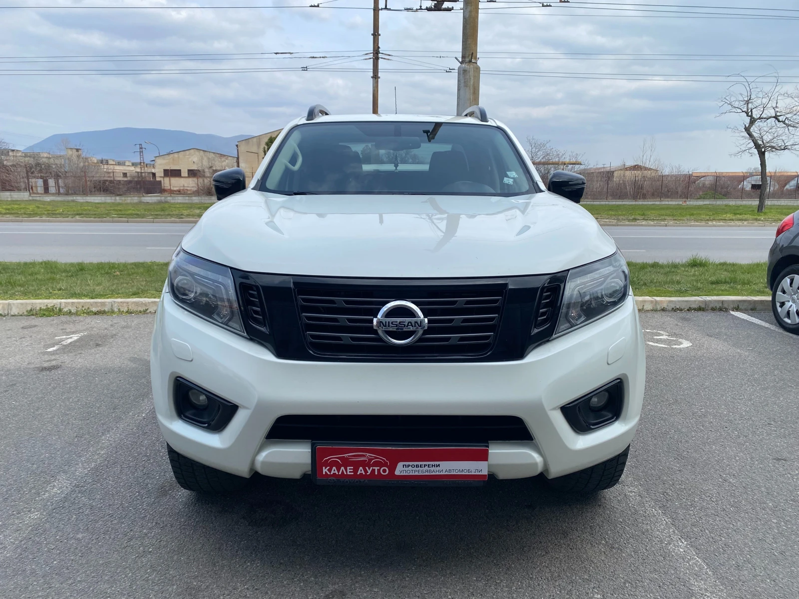 Nissan Navara 2.3 DCI 7AT Tekna, снимка 2 - Автомобили и джипове - 53875204